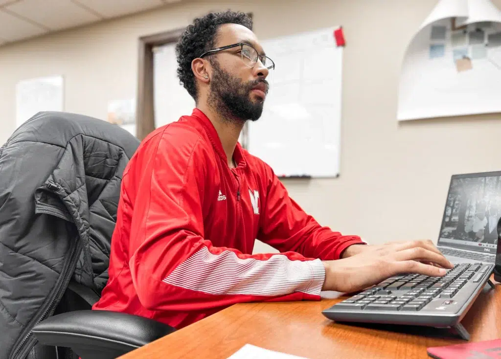 Chief Carriers' sister division, Chief Logistics, allows Chief to offer expanded brokerage service for freight delivery.