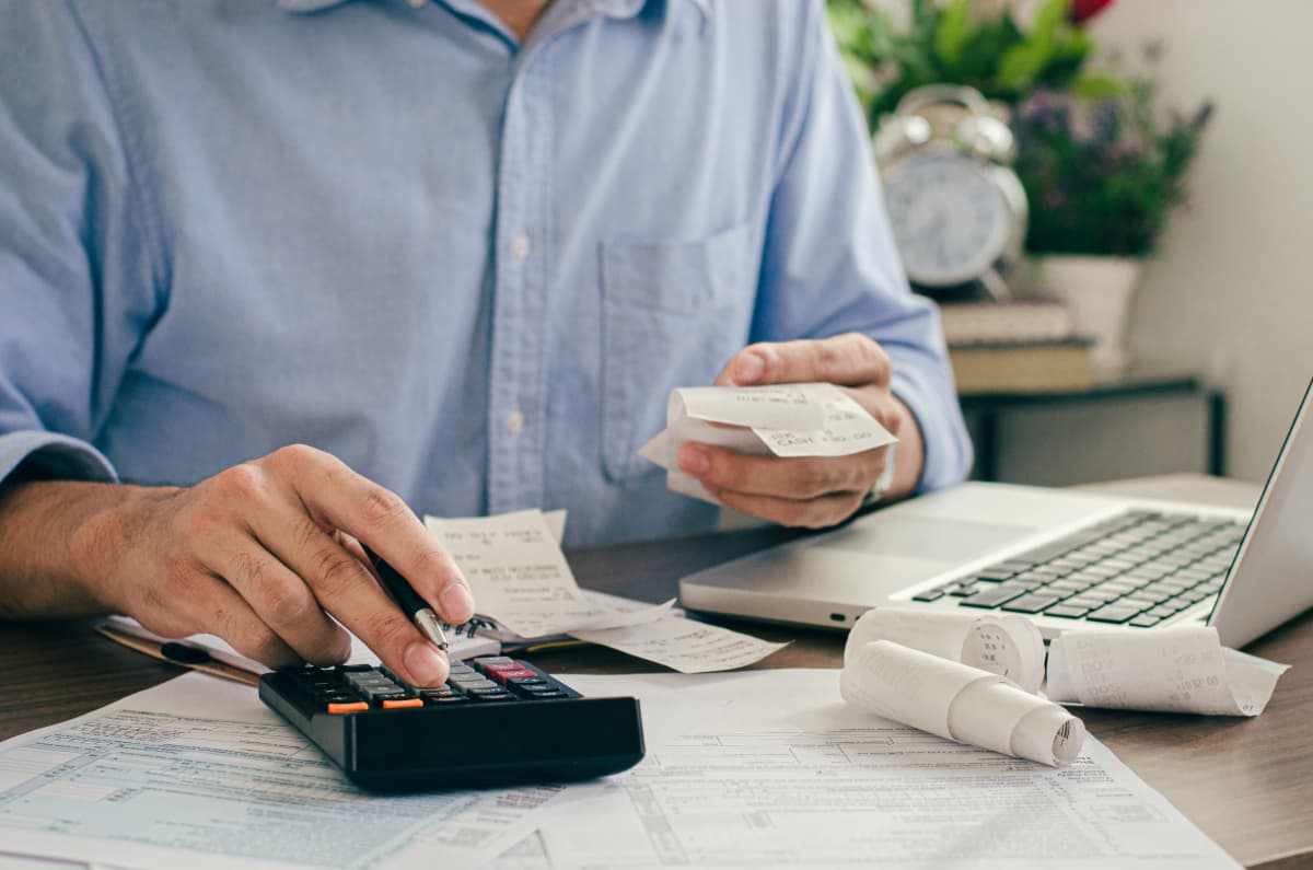 Calculating the true costs of truck ownership vs leasing means taking into account out of warranty maintenance expenses and the loss of revenue while a truck is out of service.